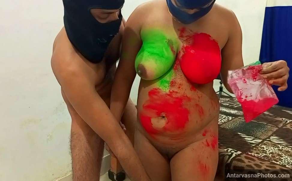 https://www.antarvasnaphotos2.com/wp-content/uploads/2023/04/big-boobs-aunty-holi-sex-pics-1.jpg