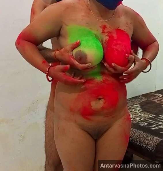 https://www.antarvasnaphotos2.com/wp-content/uploads/2023/04/big-boobs-aunty-holi-sex-pics-5.jpg