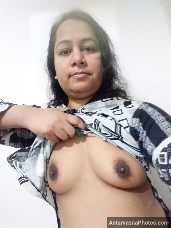 https://www.antarvasnaphotos2.com/wp-content/uploads/2023/05/fat-ass-pakistani-bhabhi-nudes-7.jpg