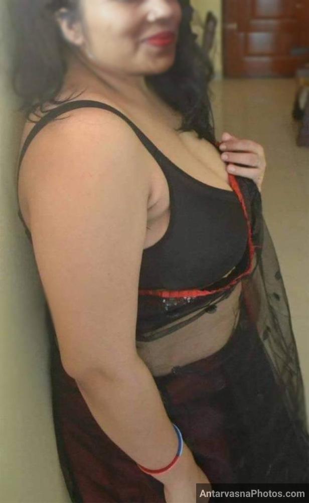 https://www.antarvasnaphotos2.com/wp-content/uploads/2023/06/saree-wali-hot-aunty-desi-pics-2.jpg