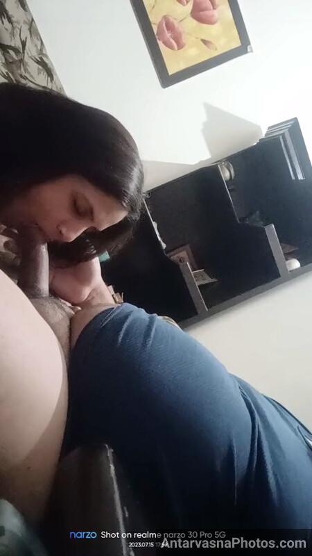 https://www.antarvasnaphotos2.com/wp-content/uploads/2023/07/desi-husband-wife-blowjob-chudai-photos-4.jpg