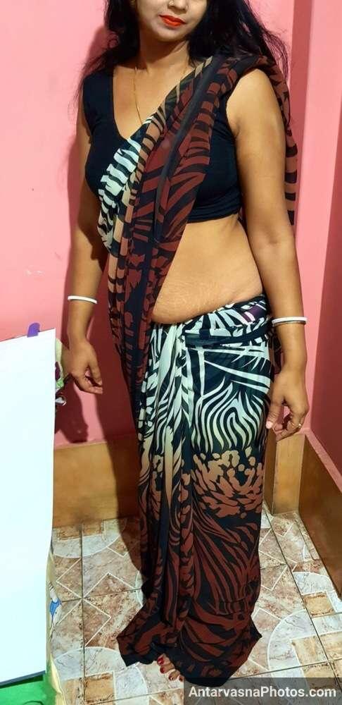 https://www.antarvasnaphotos2.com/wp-content/uploads/2023/07/sexy-gujju-aunty-saree-striptease-photos-11.jpg