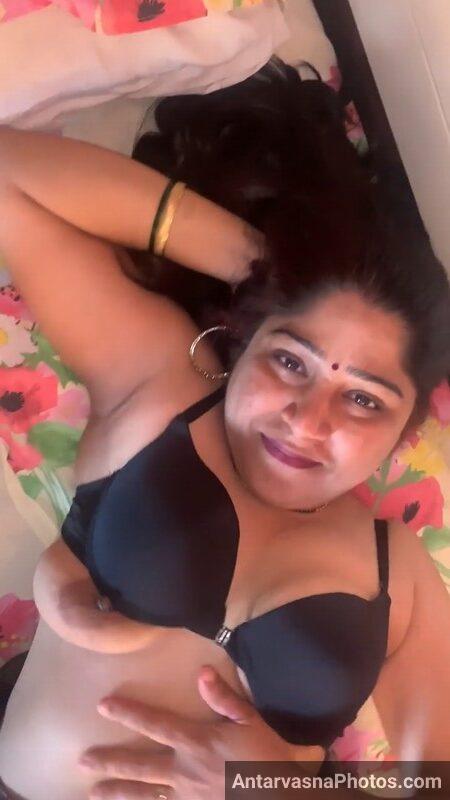 https://www.antarvasnaphotos2.com/wp-content/uploads/2023/11/naughty-desi-aunty-cock-sucking-pics-6-rotated.jpg