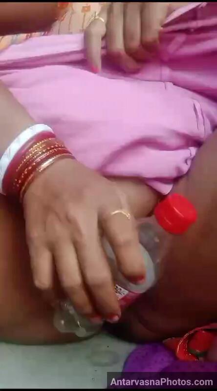 https://www.antarvasnaphotos2.com/wp-content/uploads/2024/02/village-bhabhi-chut-coca-cola-bottle-pics-6.jpg