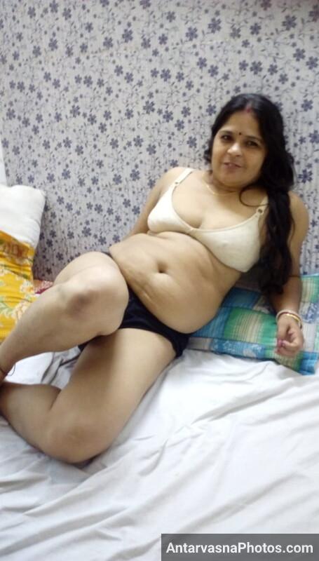 https://www.antarvasnaphotos2.com/wp-content/uploads/2024/03/haryana-mature-woman-xxx-sexy-images-5.jpg