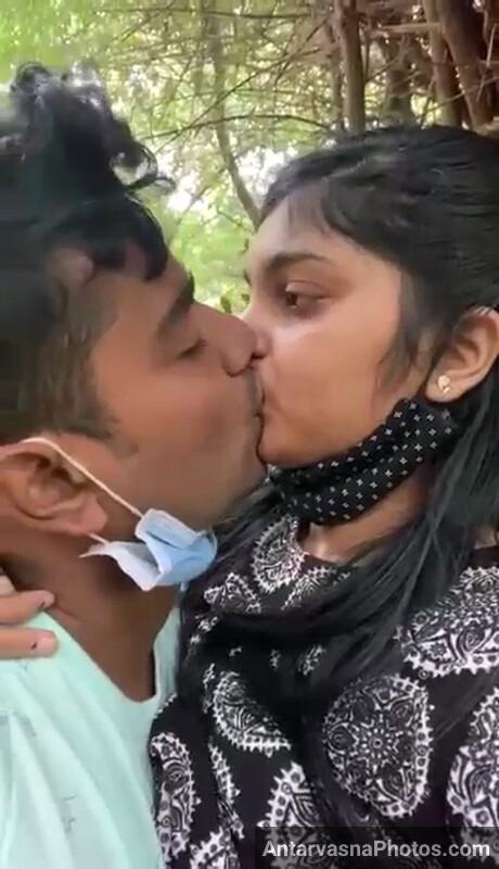 https://www.antarvasnaphotos2.com/wp-content/uploads/2024/05/muslim-girl-park-boobs-pressing-sucking-pics-9.jpg