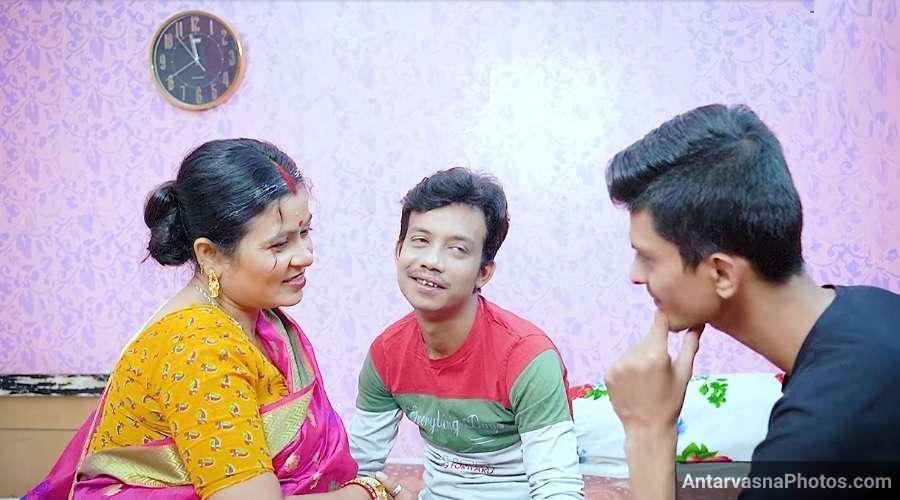 https://www.antarvasnaphotos2.com/wp-content/uploads/2024/06/dost-ki-stepmom-ki-threesome-chudai-photos-1.jpg