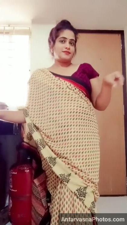 https://www.antarvasnaphotos2.com/wp-content/uploads/2024/06/hot-housewife-sexy-saree-nudes-1.jpg