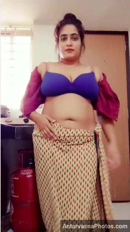 https://www.antarvasnaphotos2.com/wp-content/uploads/2024/06/hot-housewife-sexy-saree-nudes-3.jpg