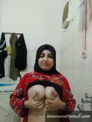 muslim bhabhi nude boobs selfies 4